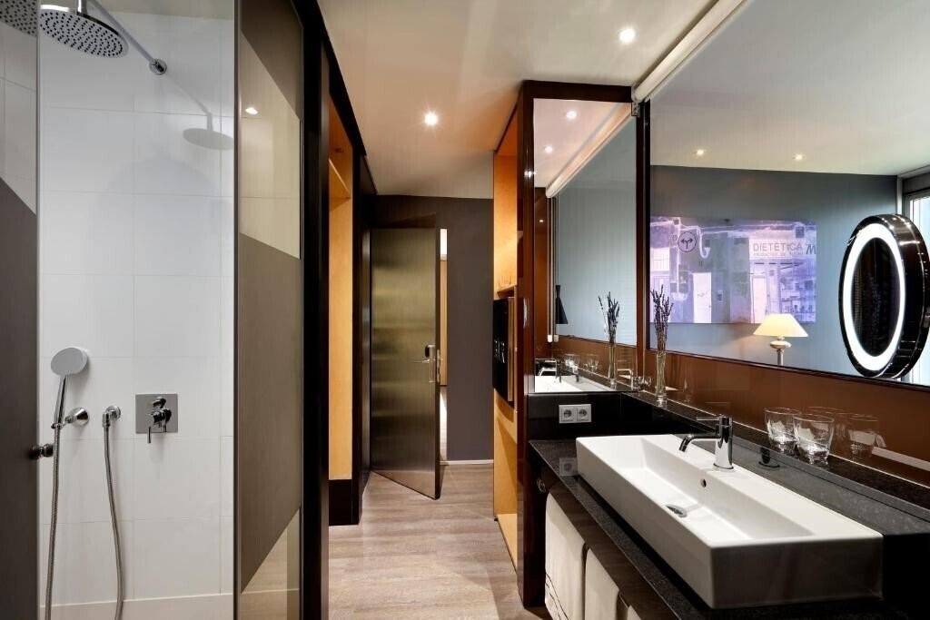 Картинка Melia Barcelona Sky 4*