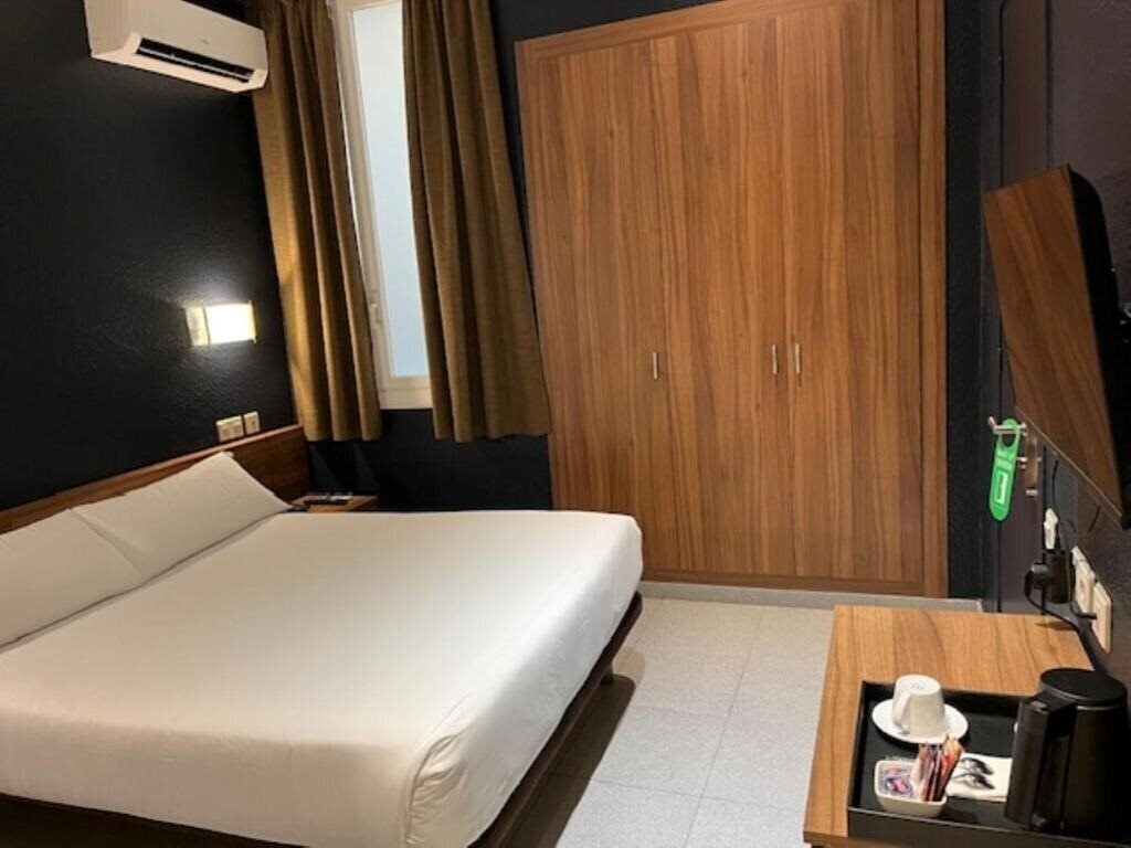 Картинка Aneto Hotel 1*
