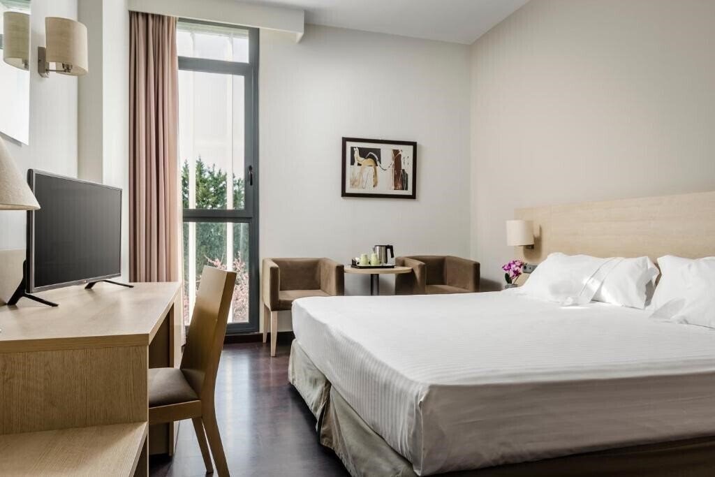Готель Exe Barcelona Gate 4*