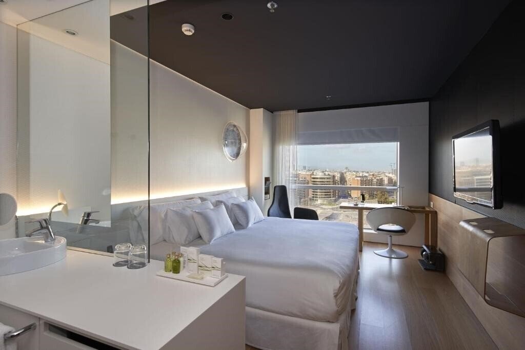 Отель Barcelo Sants 4*