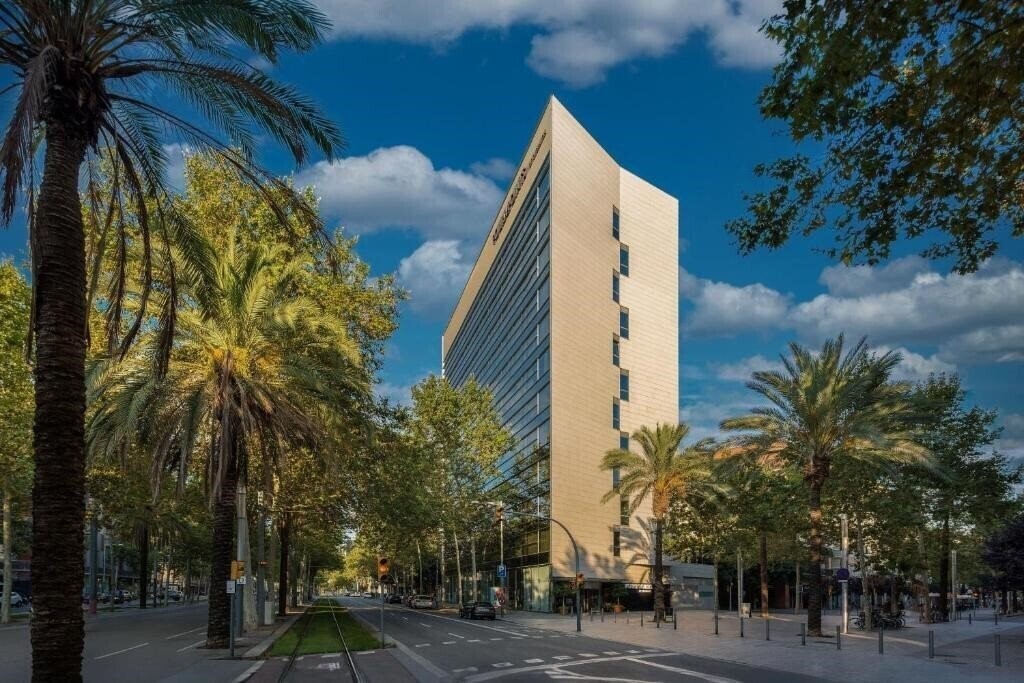 Готель Four Points By Sheraton Barcelona Diagonal 3*