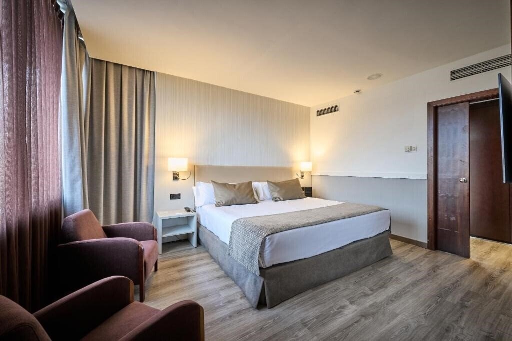 Фото Catalonia Gran Hotel Verdi 4*