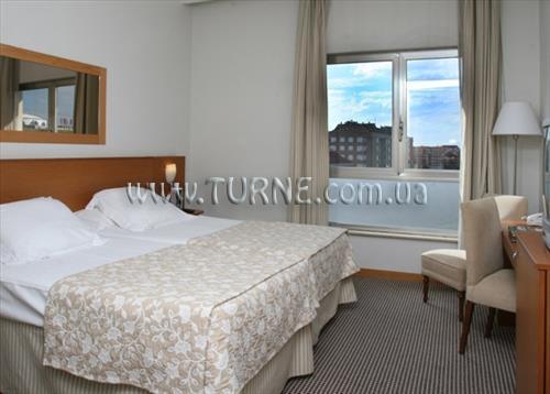 Фотографія Tryp Leon 4*