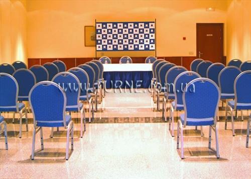 Готель Tryp Leon 4*