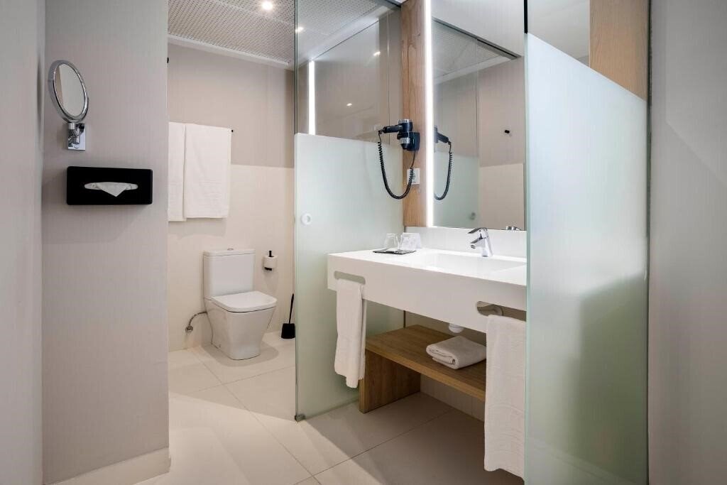 Фотографія Golden Tulip 4*