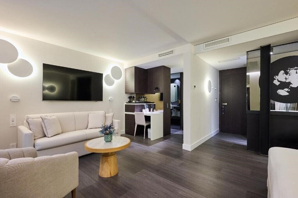 Зображення H10 Port Vell Super 4*