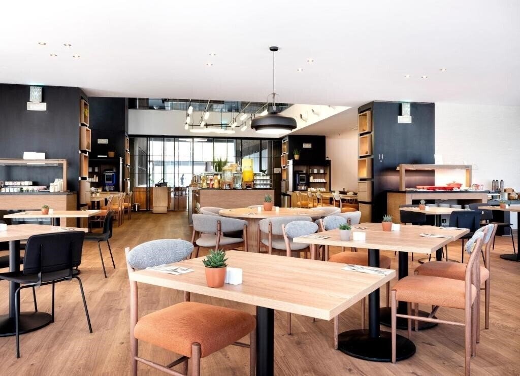 Зображення Hotel Barcelona Condal Mar, Managed by Melia 4*