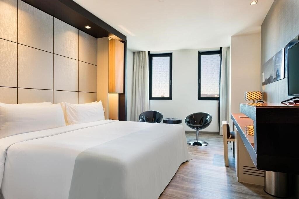 Картинка Hotel Barcelona Condal Mar, Managed by Melia 4*