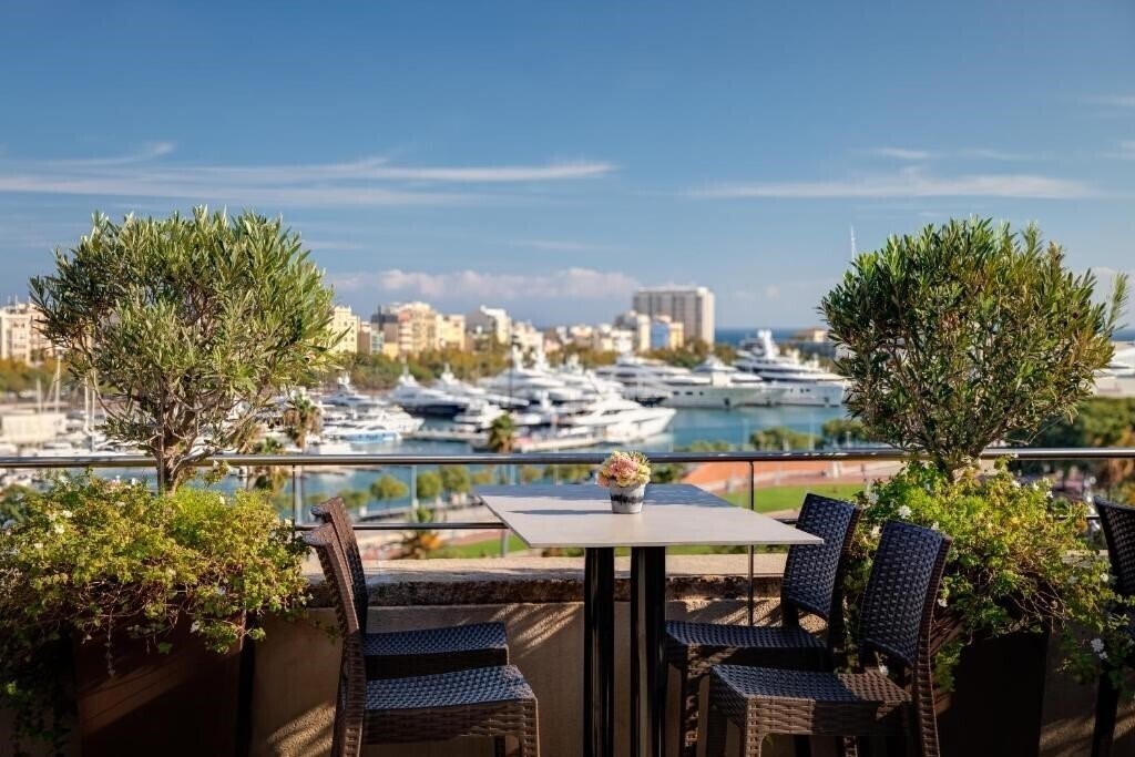 Отель Duquesa Suites Barcelona 4*