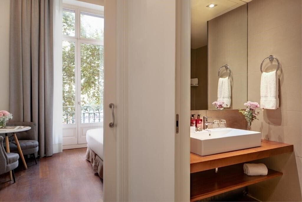 Фотография Duquesa Suites Barcelona 4*