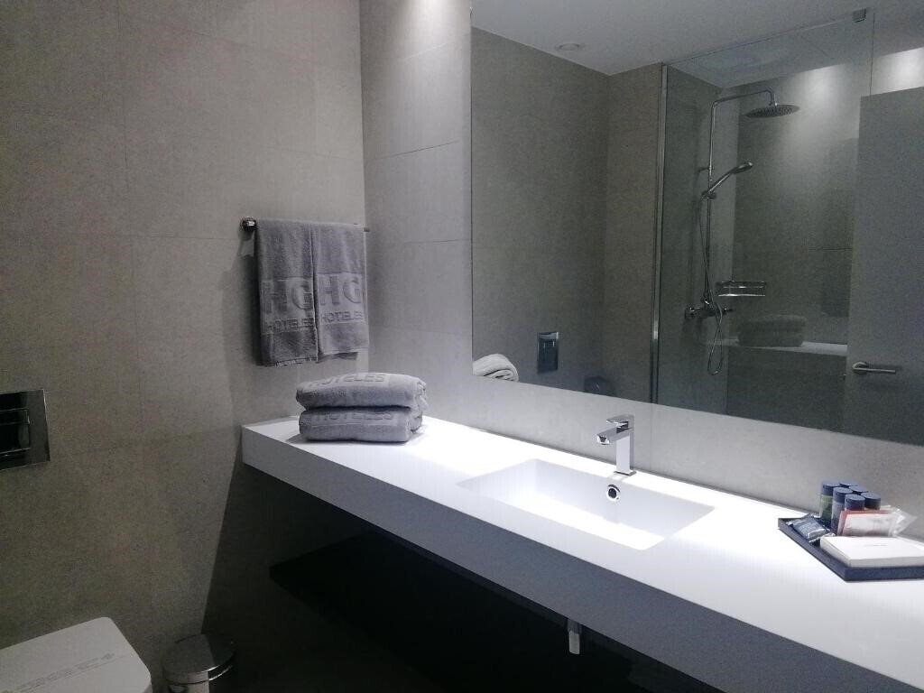 Фотографія Hg City Suites Barcelona 4*