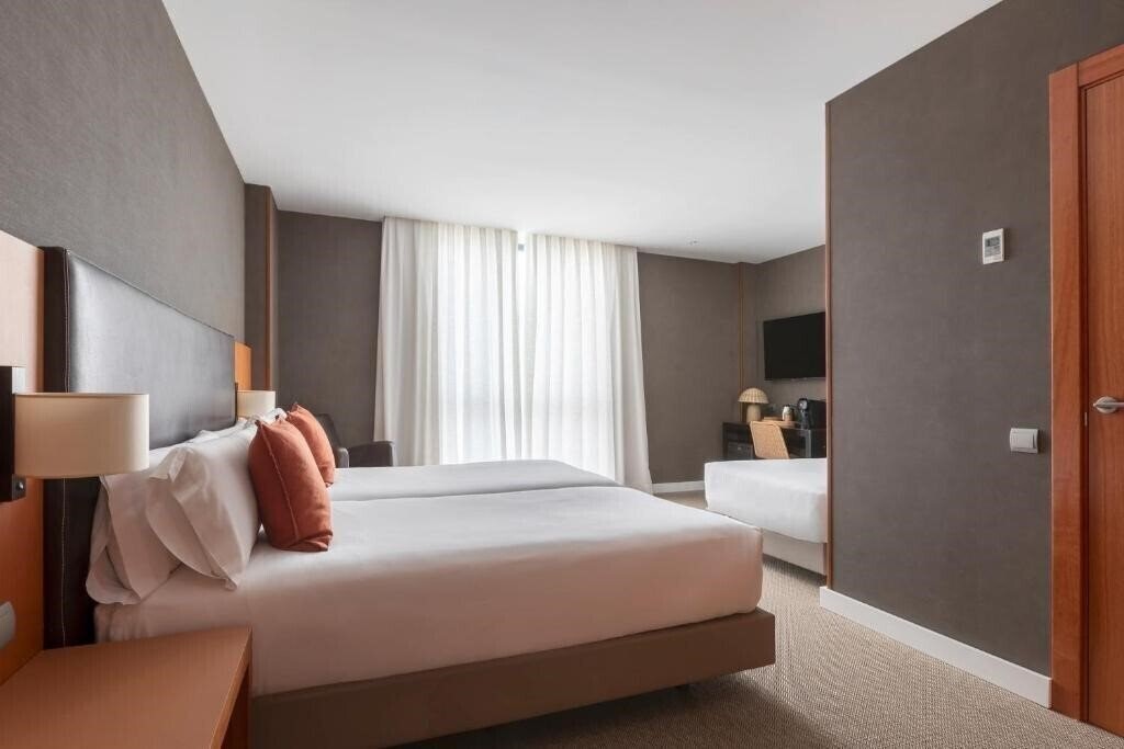 Фото Hotel Ath Citypark Sant Just 4*