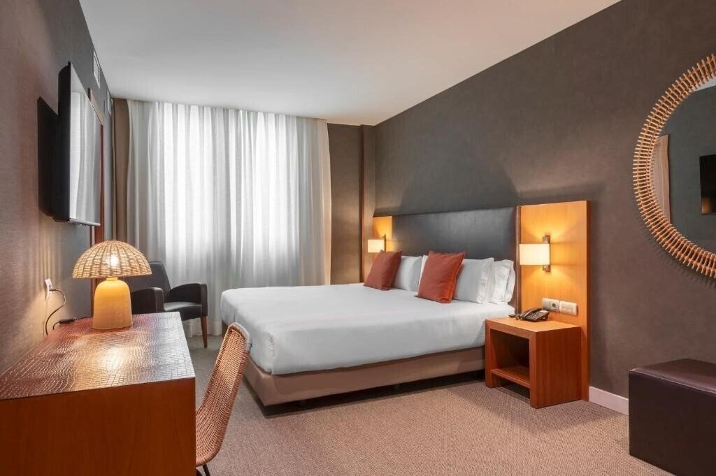 Фотографія Hotel Ath Citypark Sant Just 4*
