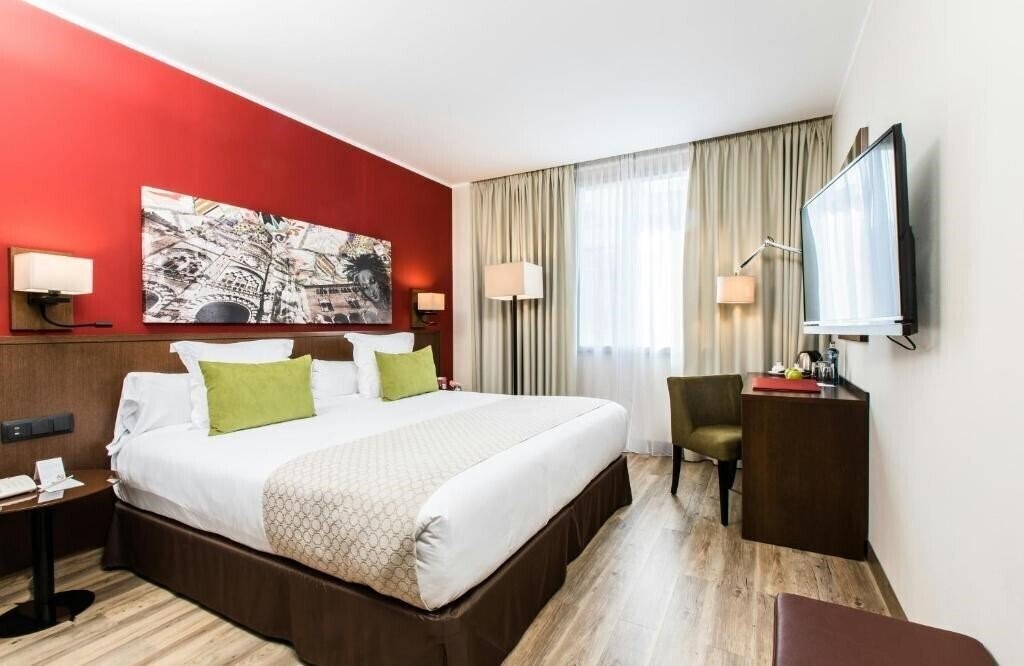Отель Leonardo Barcelona Gran Via 3*