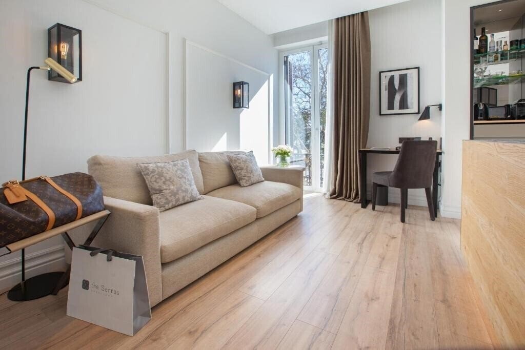 Картинка Serras Barcelona 5*