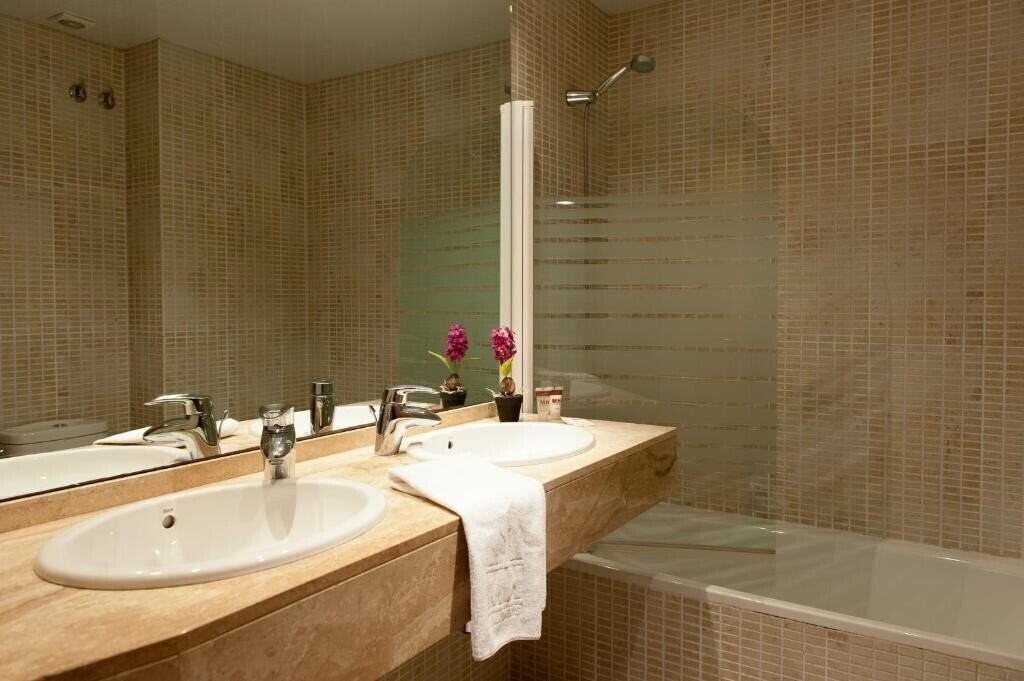 Фотографія Mh Apartments Gracia 4*