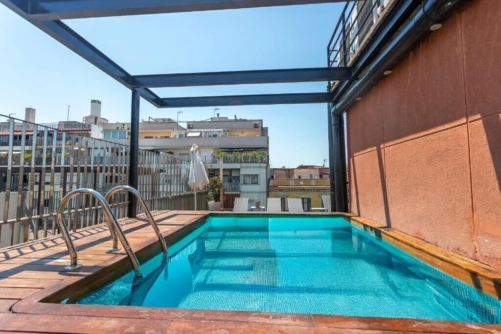 Отель My Space Barcelona Pool City Center 4*