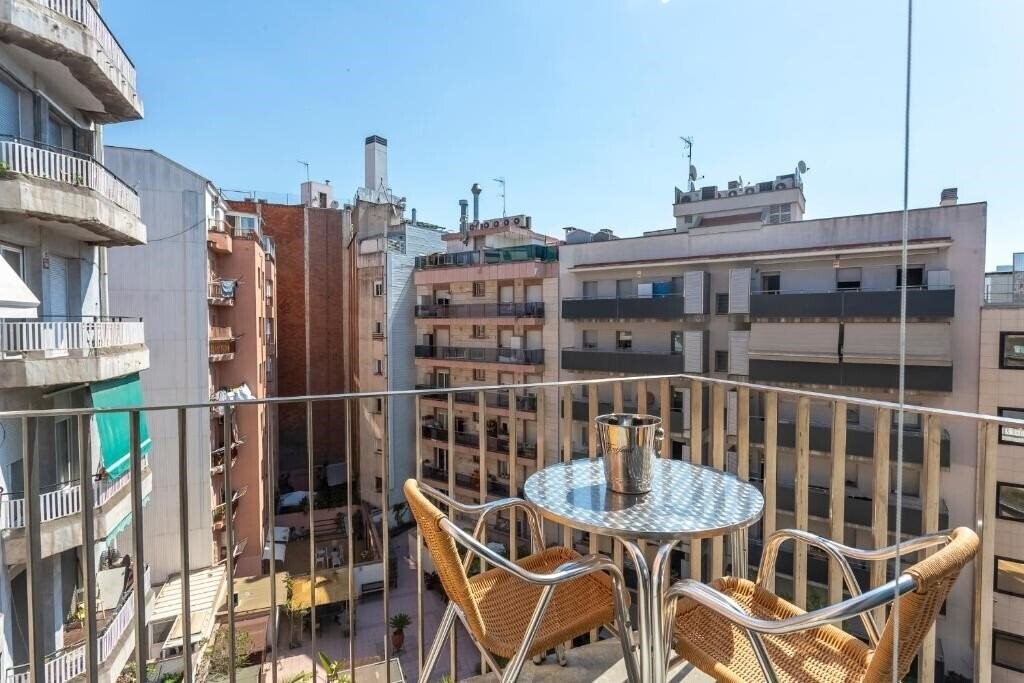Картинка My Space Barcelona Pool City Center 4*