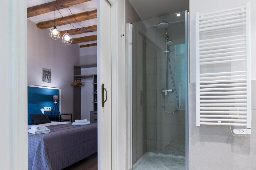 Фотография Weflating Suites Sant Antoni Market 4*