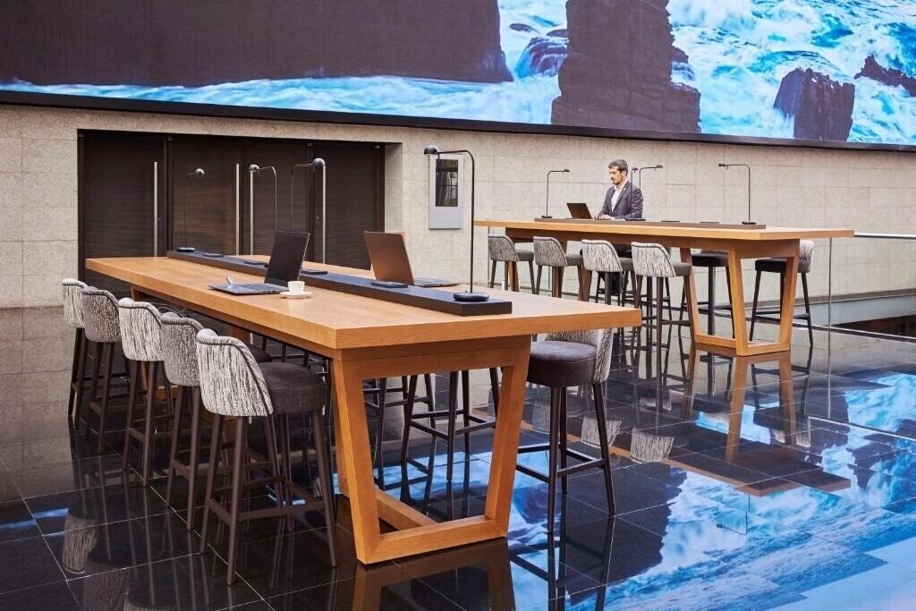 Фото Hyatt Regency Barcelona Tower 5*