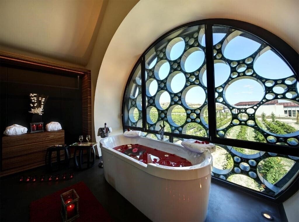 Фотографія Mastinell Cava & Boutique Hotel by Olivia Hotels Collection 5*