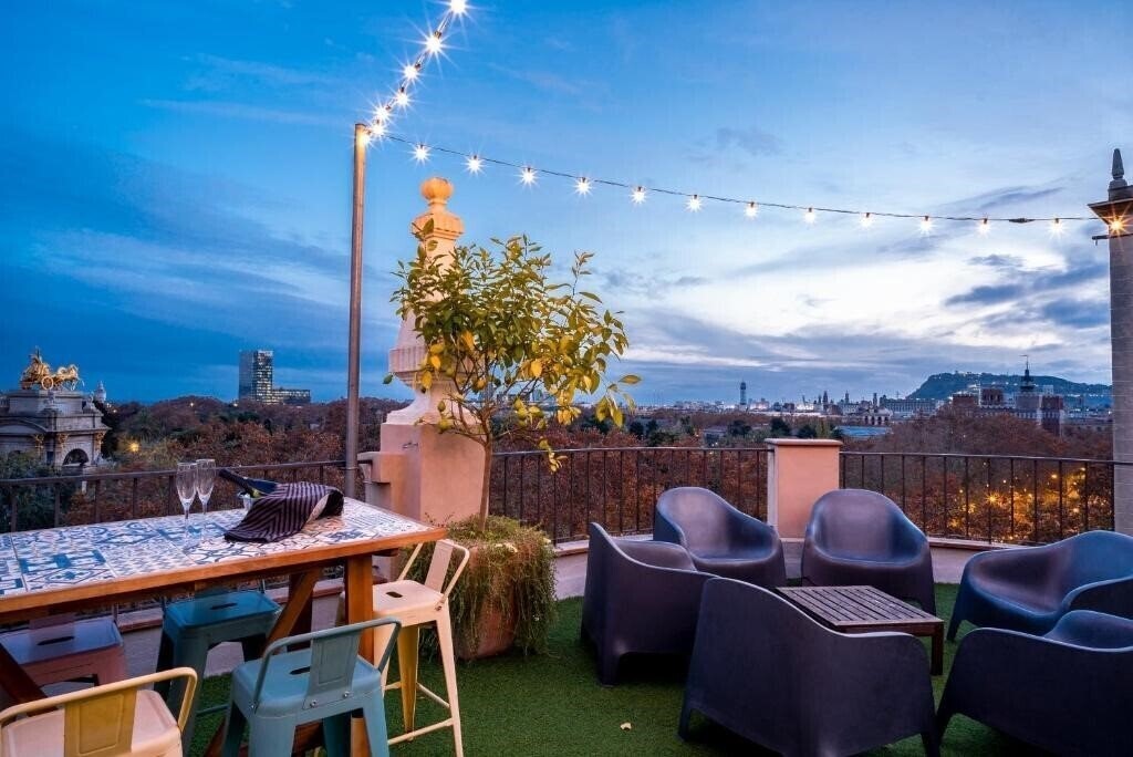 Готель Aparteasy - Family Ciutadella Park 3*