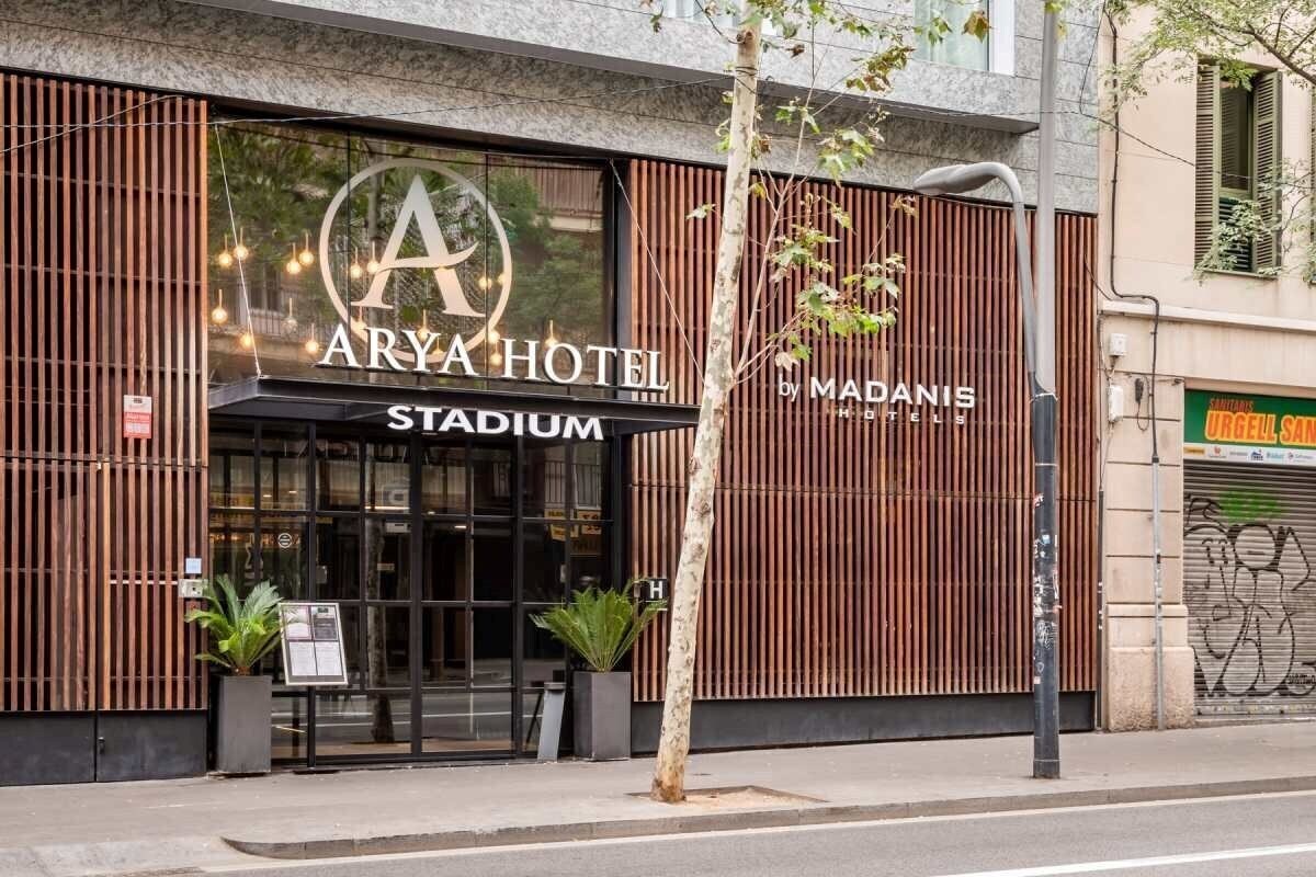 Готель Arya Stadium 3*