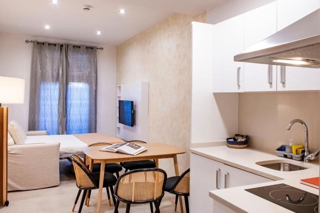 Фотография Apartments Ramblas 108 3*