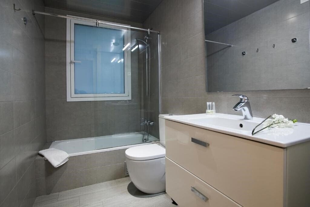 Фотографія Bbarcelona Gaudi Flats 3*