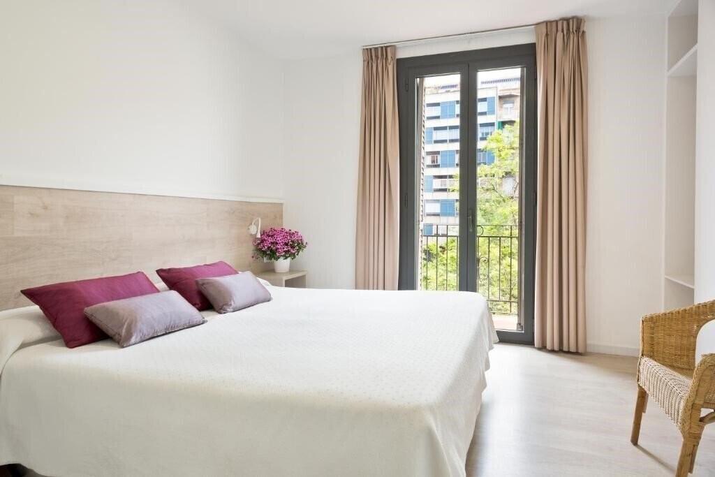Отель Bcnstop Parc Guell 3*
