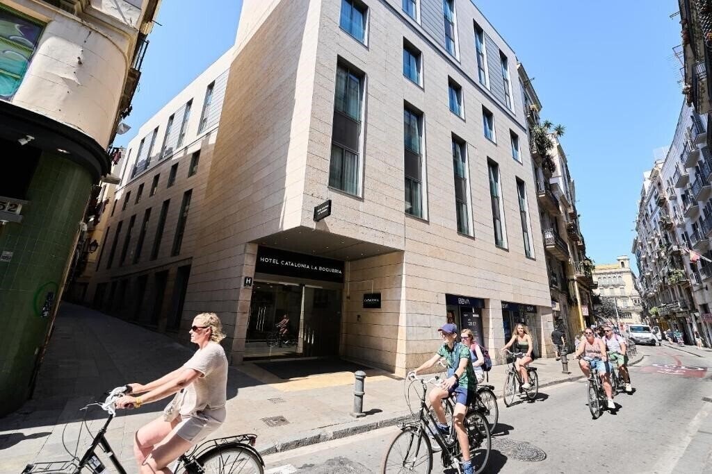 Готель Catalonia La Boqueria 3*