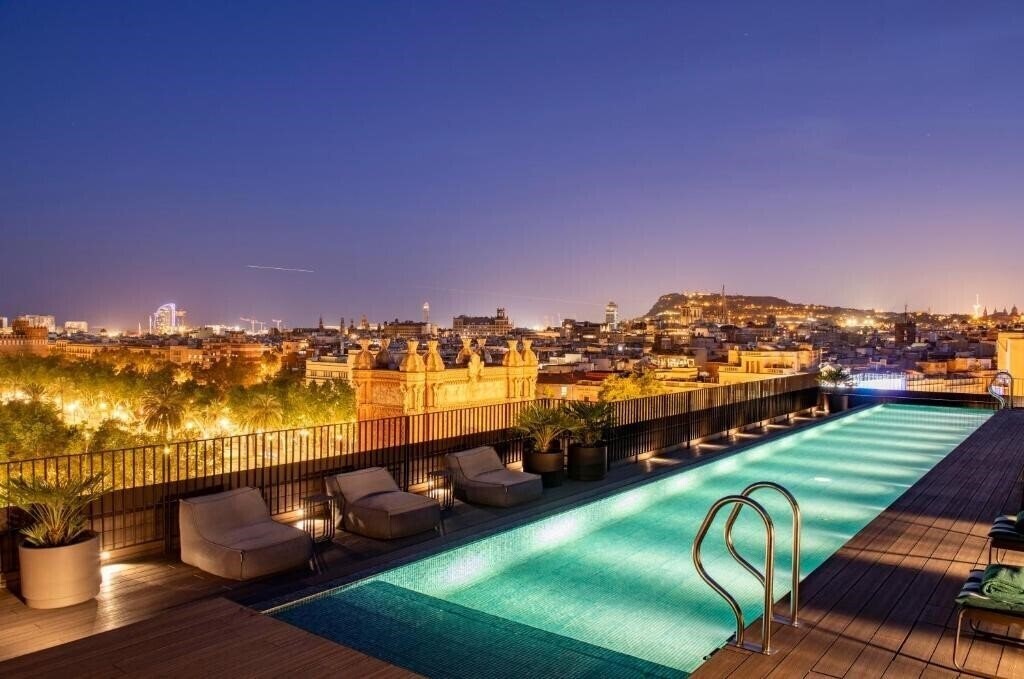 Готель Archie Living Apartamento 3*