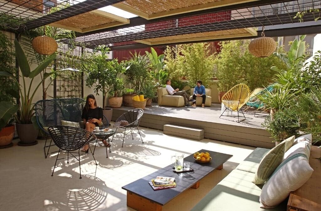 Отель chic&basic Lemon Barcelona 2*