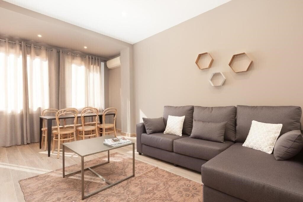 Отель Easy Sleep Eixample 3*