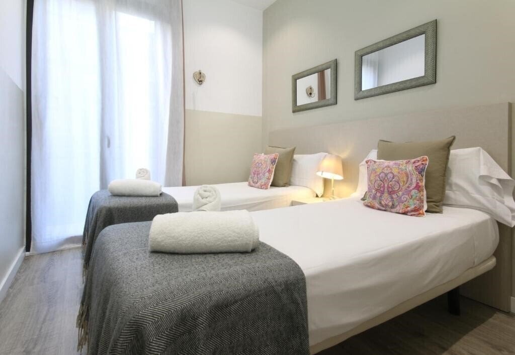 Фото Suite Place Barcelona 3*