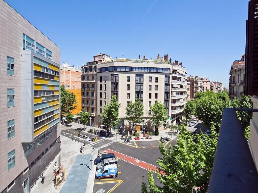 Готель Bonavista Apartments Barcelona Eixample 4*
