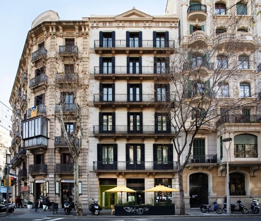 Готель Cosmo Apartments Passeig De Gracia 4*