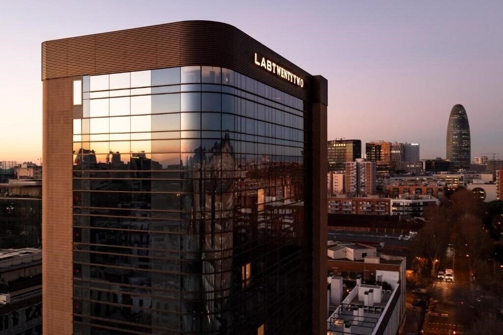 Готель Labtwentytwo Barcelona, A Tribute Portfolio Hotel 4*