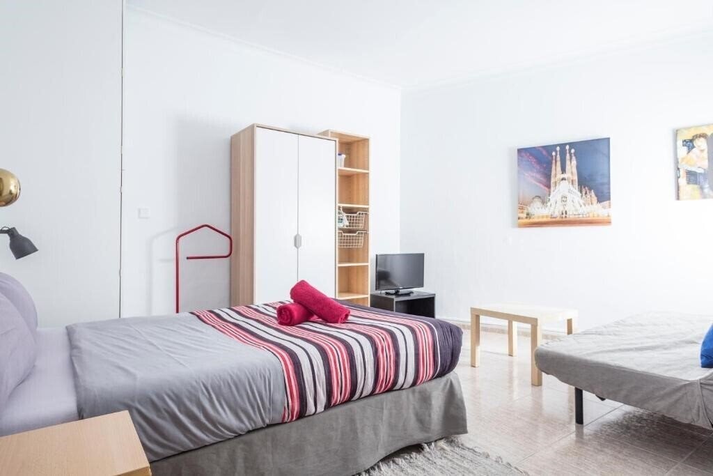 Отель Apartamentos Tarradellas Sants Estacio 3*