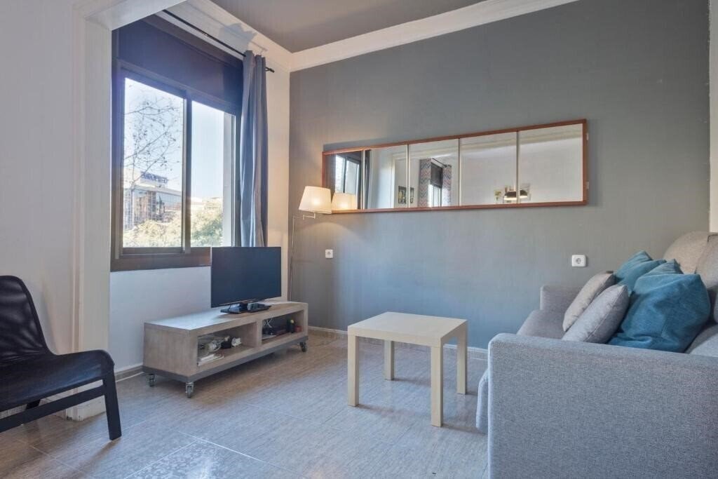 Фотография Apartamentos Tarradellas Sants Estacio 3*