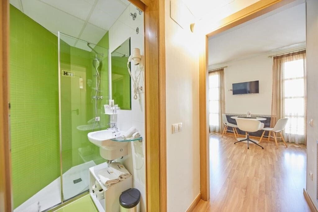 Фотографія Apartments Hostemplo Suites 3*
