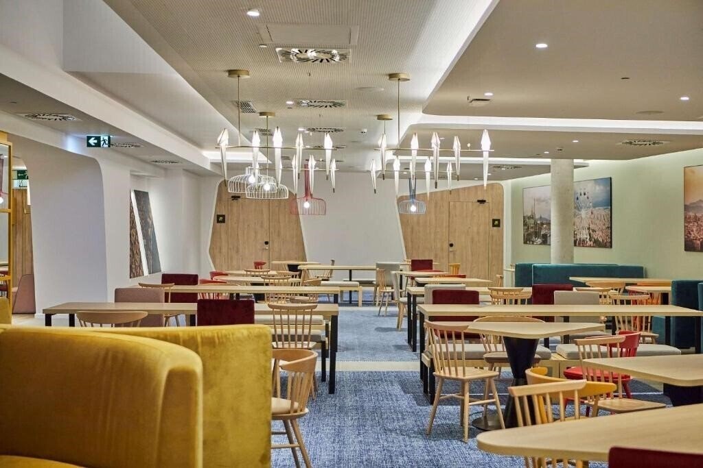 Фотографія Hampton by Hilton Barcelona Fira Gran Via 3*