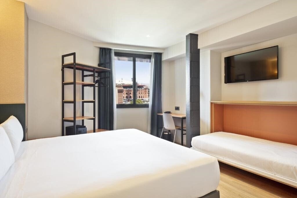 Фото Hotel Brick Barcelona 1*