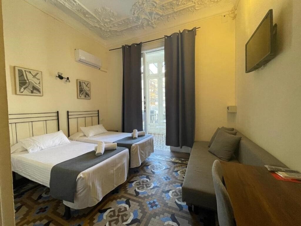 Готель Hostal Balmes Centro 2*