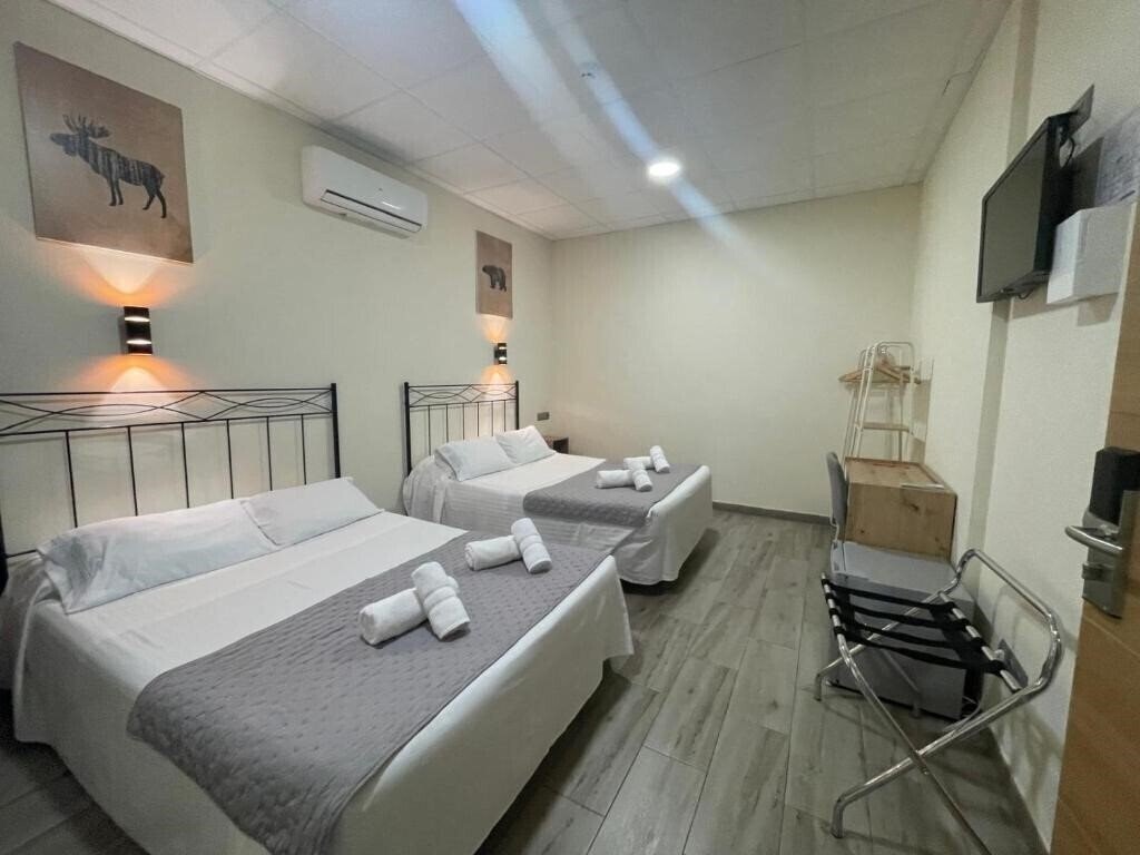 Фото Hostal Balmes Centro 2*