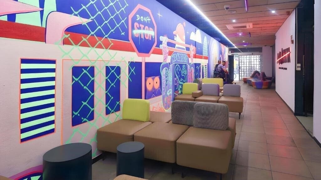 Отель Ideal Youth Hostel 2*