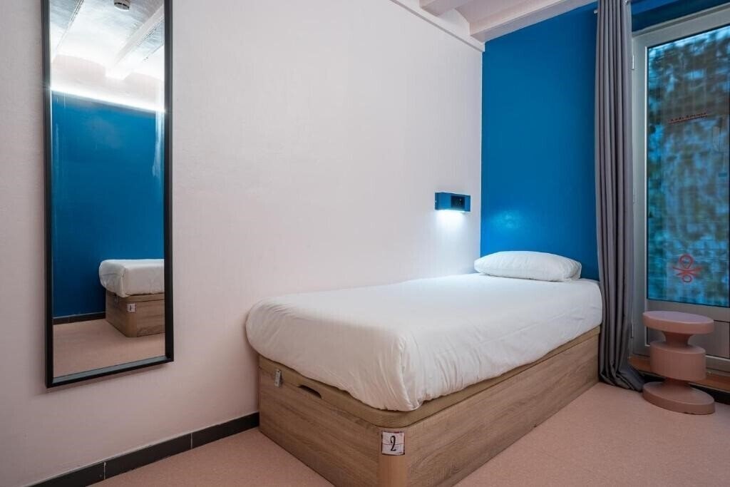 Фотография Ideal Youth Hostel 2*