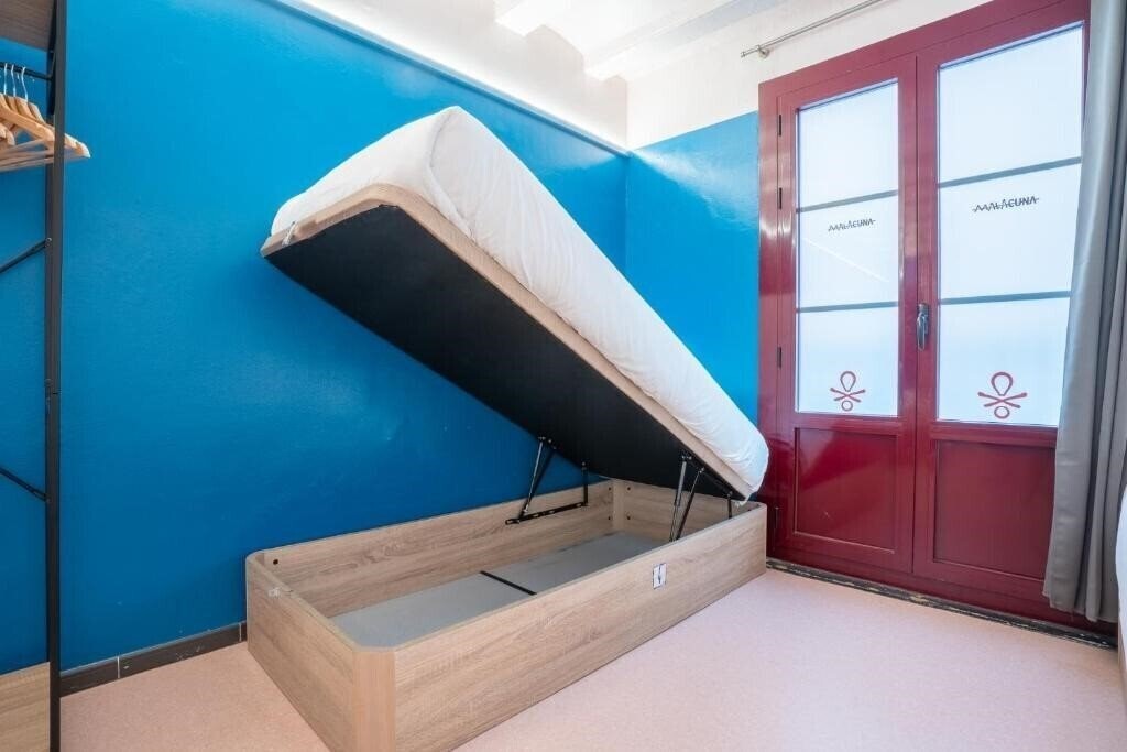 Картинка Ideal Youth Hostel 2*