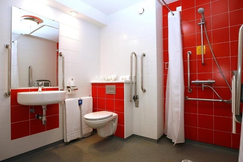 Фотографія Travelodge Barcelona Fira 3*