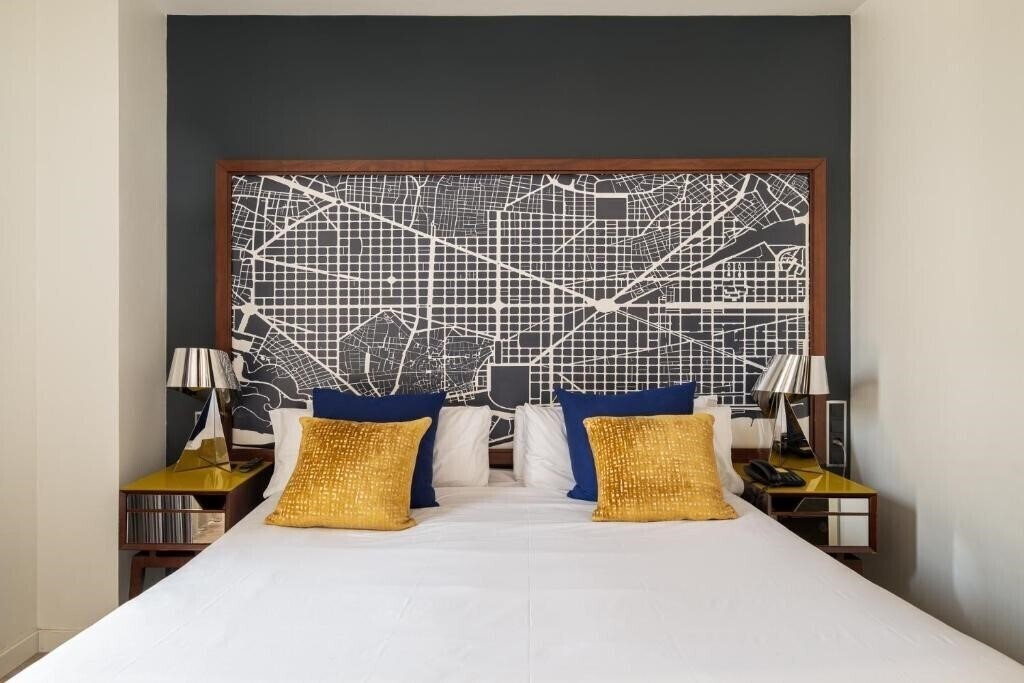 Отель Naitly Poblenou 4*